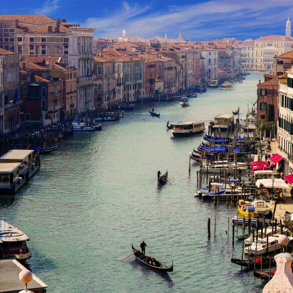 Venice Introduces a Pre-booking Tourist Charge