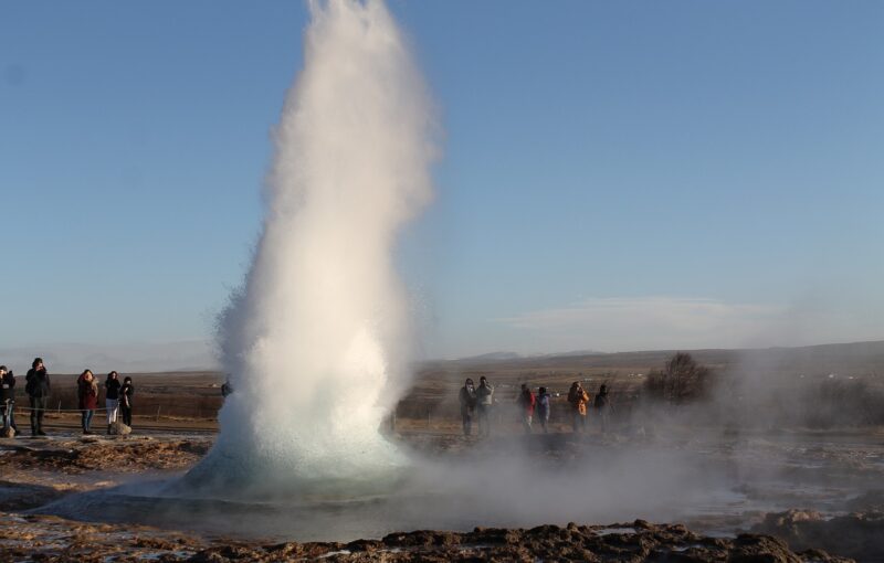 UK Tourists Warned against Travel to Iceland Because of Volcanic Eruptions