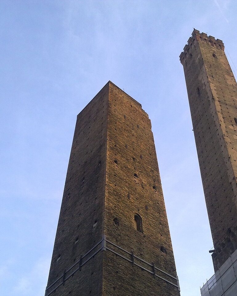 Garisenda Tower, a historic landmark and tourist spot located in the city of Bologna in Italy, has raised some concerns.